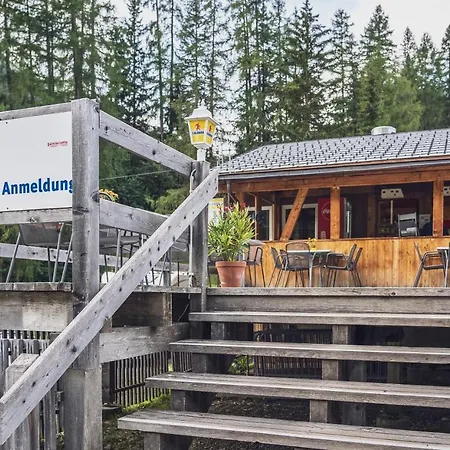 Lodge Maxon Pavillon *